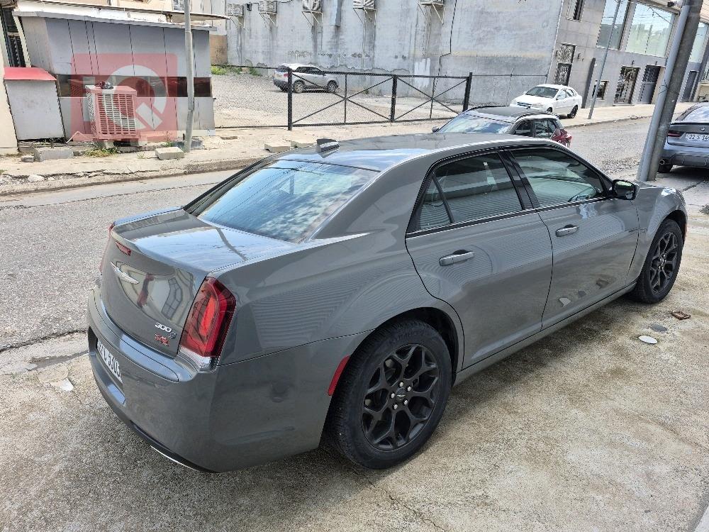كرايسلر 300
